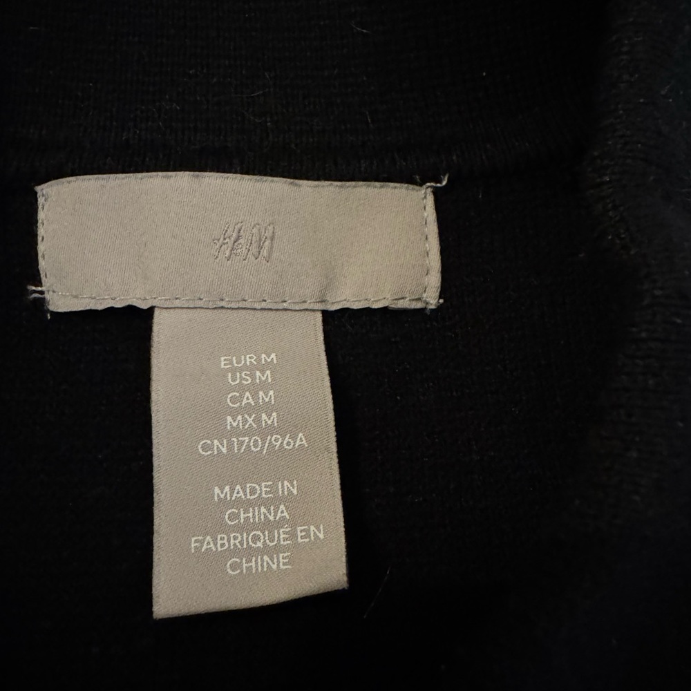 H&M Sweater - Picture 3 of 3